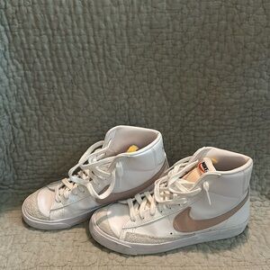 New Nike Blazer Mid 77 Vintage Summit White Pink
